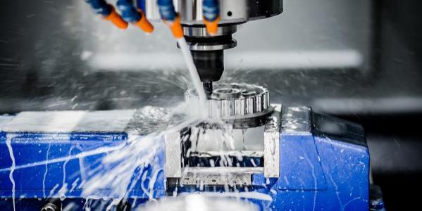 L’importance de la qualite de l’eau dans les fluides d’usinage des metaux